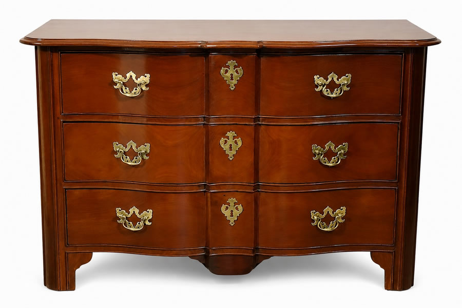 Commode de port boulonnaise en acajou massif  Boulogne-sur-Mer XVIIIe, de face
